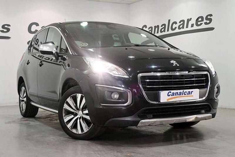 Usado Peugeot 3008 Style 120 CV (88 kW) 2014 Negro Familiar