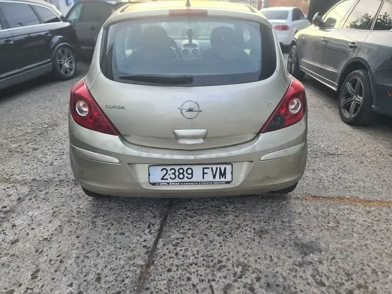 Usado Opel Corsa Enjoy 80 CV (58 kW) 2007 Beige Utilitario