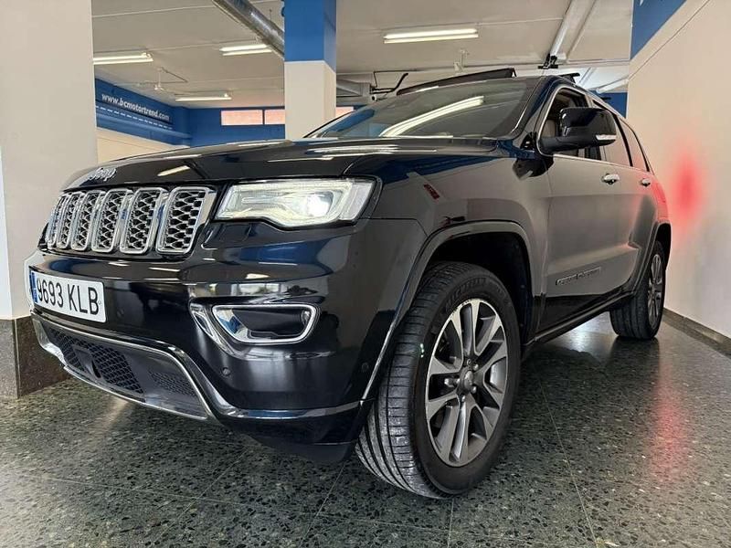 Negro Usado 2018 Jeep Grand Cherokee Overland SUV | 32.900 € (Un poco caro) - Imagen 1/4