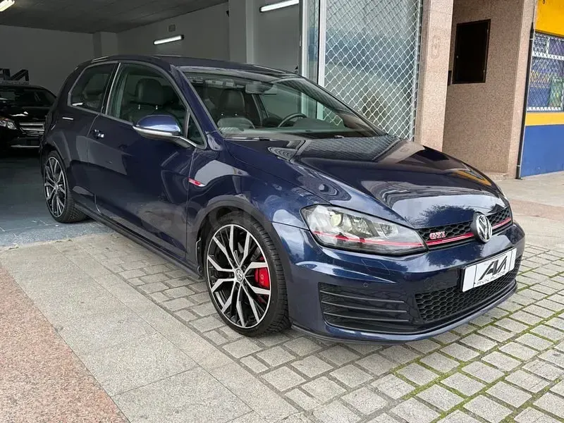 Usado VW Golf VII GTI 230 CV (169 kW) 2015 Azul Berlina