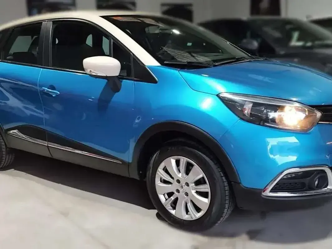 Usado Renault Captur Zen 90 CV (66 kW) 2017 Azul SUV