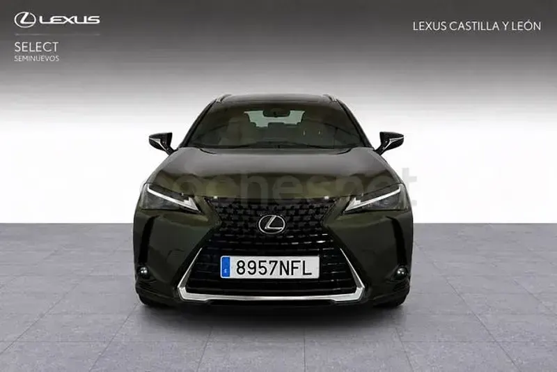 Usado Lexus UX 199 CV (146 kW) 2025 Verde SUV
