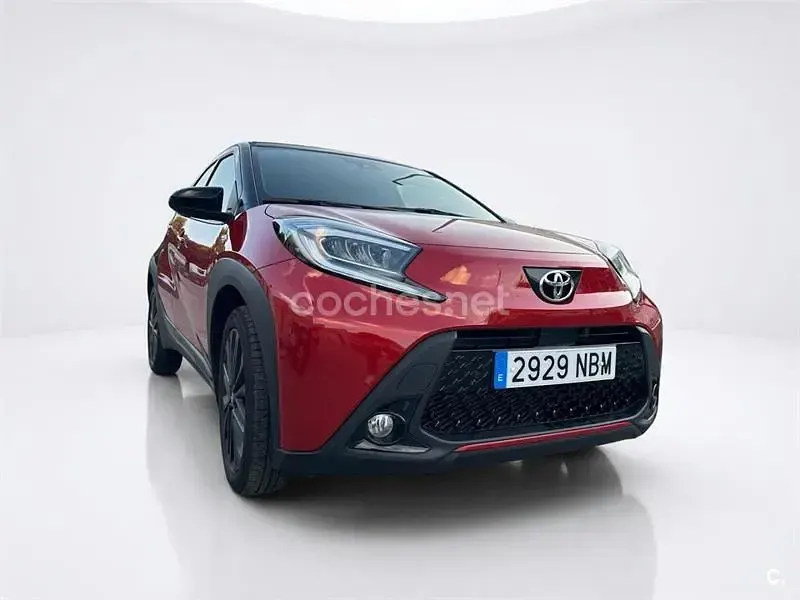 Usado Toyota Aygo X 72 CV (52 kW) 2025 Rojo SUV