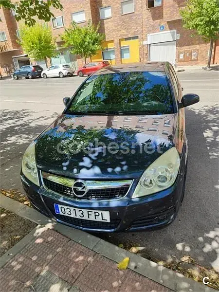 Usado Opel Vectra Elegance 120 CV (88 kW) 2007 Gris / plata Berlina