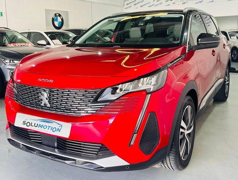 Usado Peugeot 5008 Allure 130 CV (95 kW) 2021 Rojo SUV