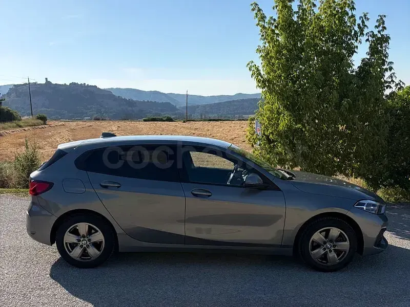 Usado BMW 118 136 CV (100 kW) 2024 Gris / plata Berlina