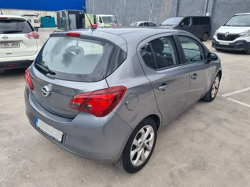 Usado Opel Corsa Selective 90 CV (66 kW) 2018 Gris / plata Utilitario