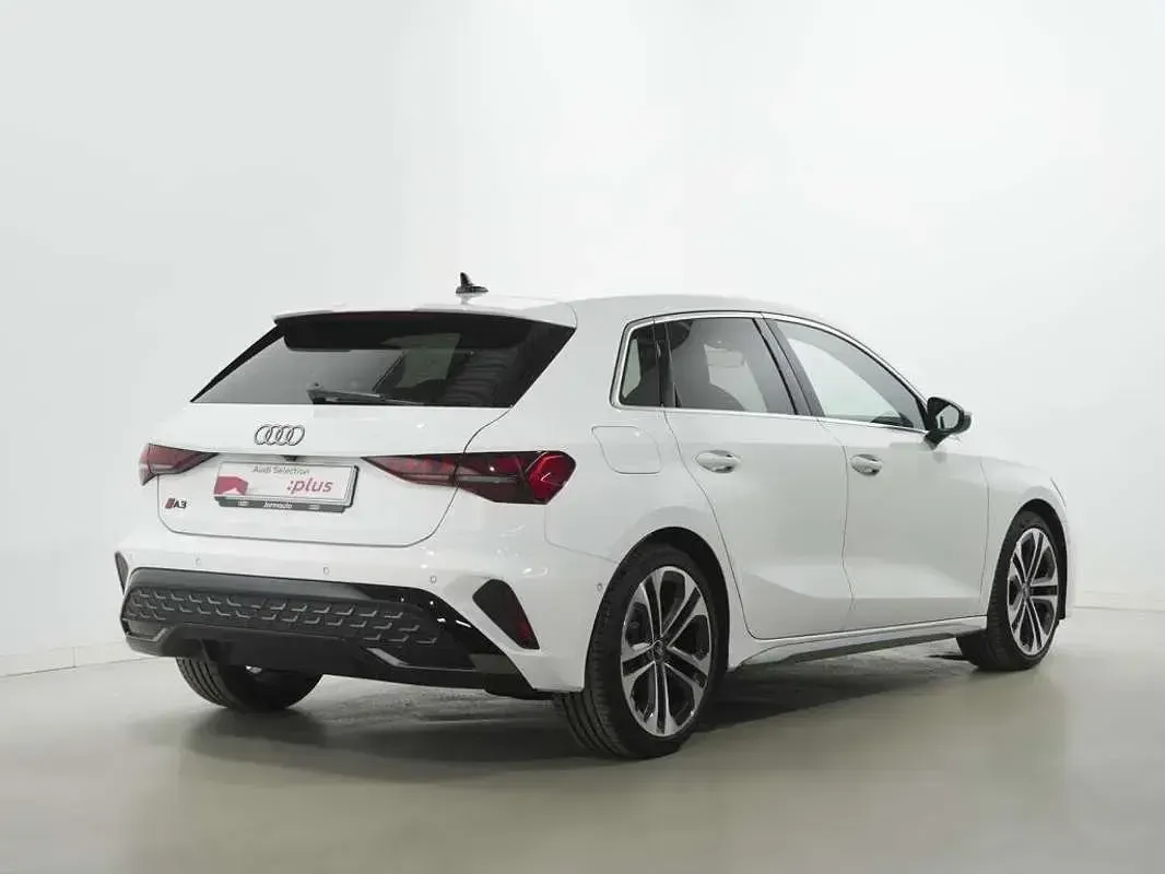 Usado Audi A3 Sportback S-Line 150 CV (110 kW) 2024 Blanco Utilitario