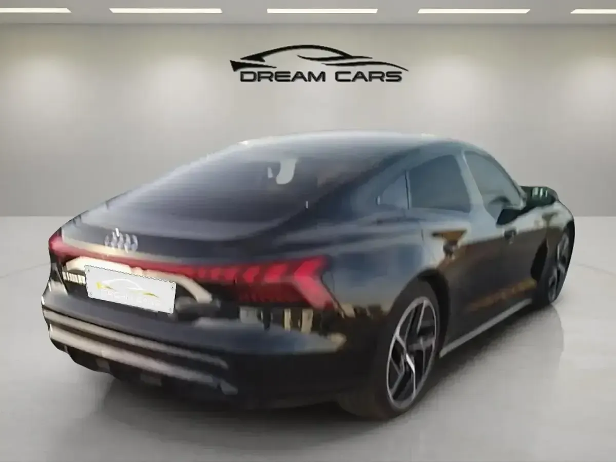 Usado Audi e-tron GT quattro Ambiente 430 kW (585 CV) 2022 Negro Berlina