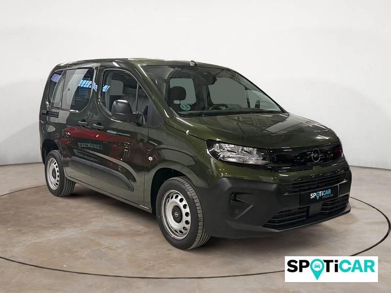 Usado Opel Combo Edition 100 CV (73 kW) 2025 Verde Familiar