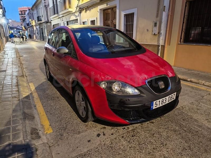 Usado Seat Altea Sport 105 CV (77 kW) 2006 Rojo Monovolumen