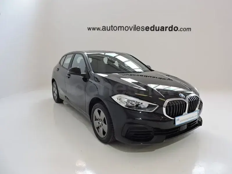 Usado BMW 116 Advantage 116 CV (85 kW) 2023 Negro Utilitario
