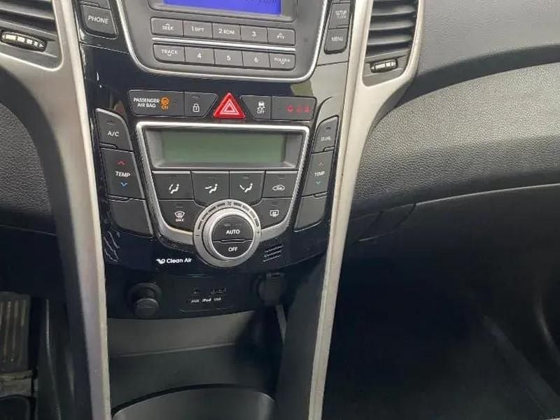 Usado Hyundai i30 GLS 110 CV (80 kW) 2013 Gris