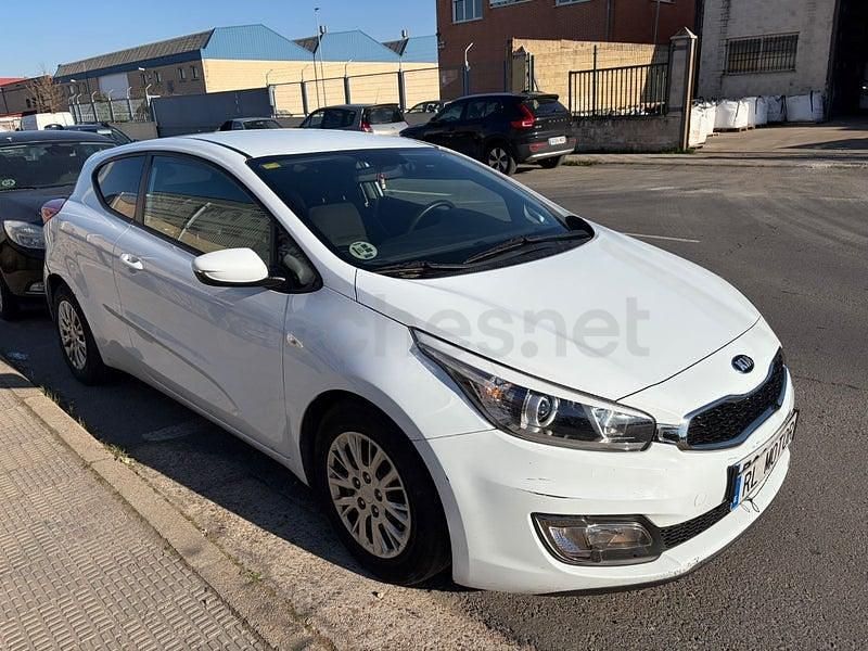 Käytetty Kia ProCeed 136 HP (100 kW) 2017 Valkoinen Viistoperä