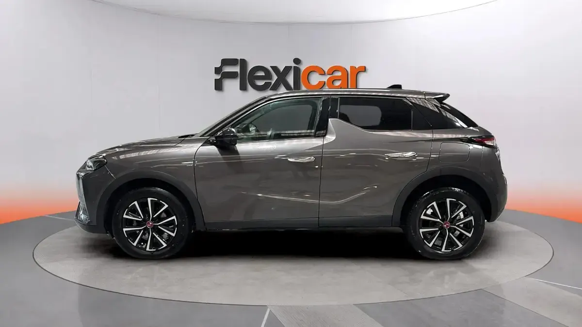 Usado DS Automobiles DS3 Crossback Performance 131 CV (96 kW) 2023 Gris SUV