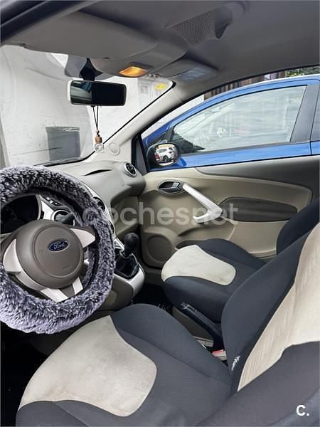 Usado Ford Ka Titanium 69 CV (50 kW) 2010 Azul Utilitario