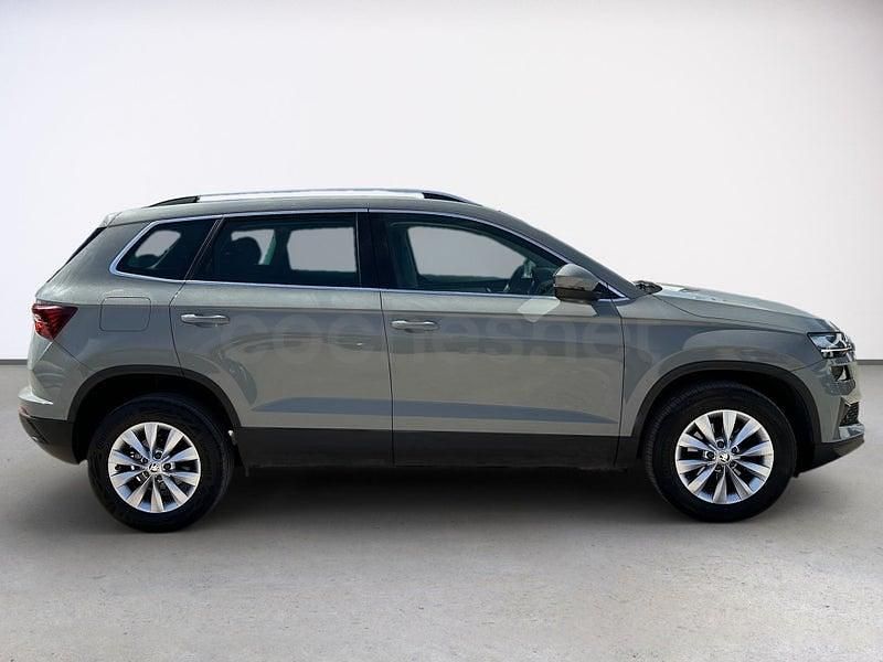 Usado Skoda Karoq Ambition 110 CV (80 kW) 2022 Gris / plata SUV