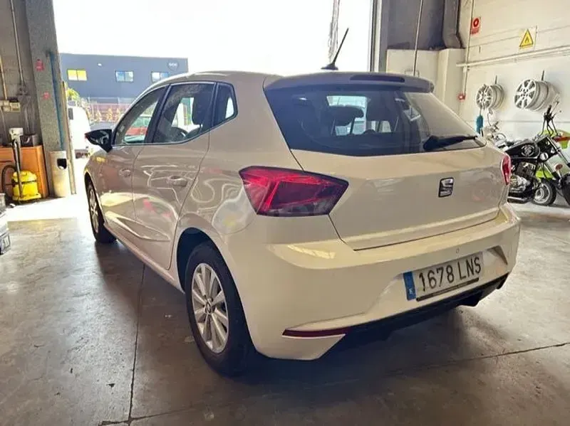 Usado Seat Ibiza Business 90 CV (66 kW) 2021 Blanco Utilitario