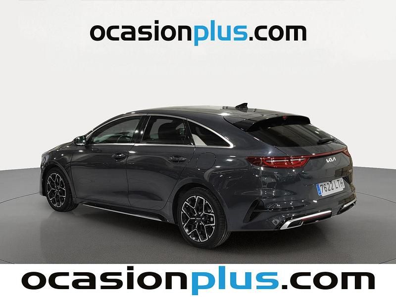 Usado Kia ProCeed GT-Line 160 CV (117 kW) 2021 Gris Familiar