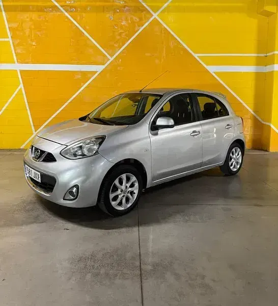 Usado Nissan Micra Acenta 80 CV (58 kW) 2017 Gris / plata Utilitario