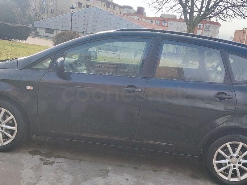 Usado Seat Altea I-Tech 105 CV (77 kW) 2014 Negro Monovolumen