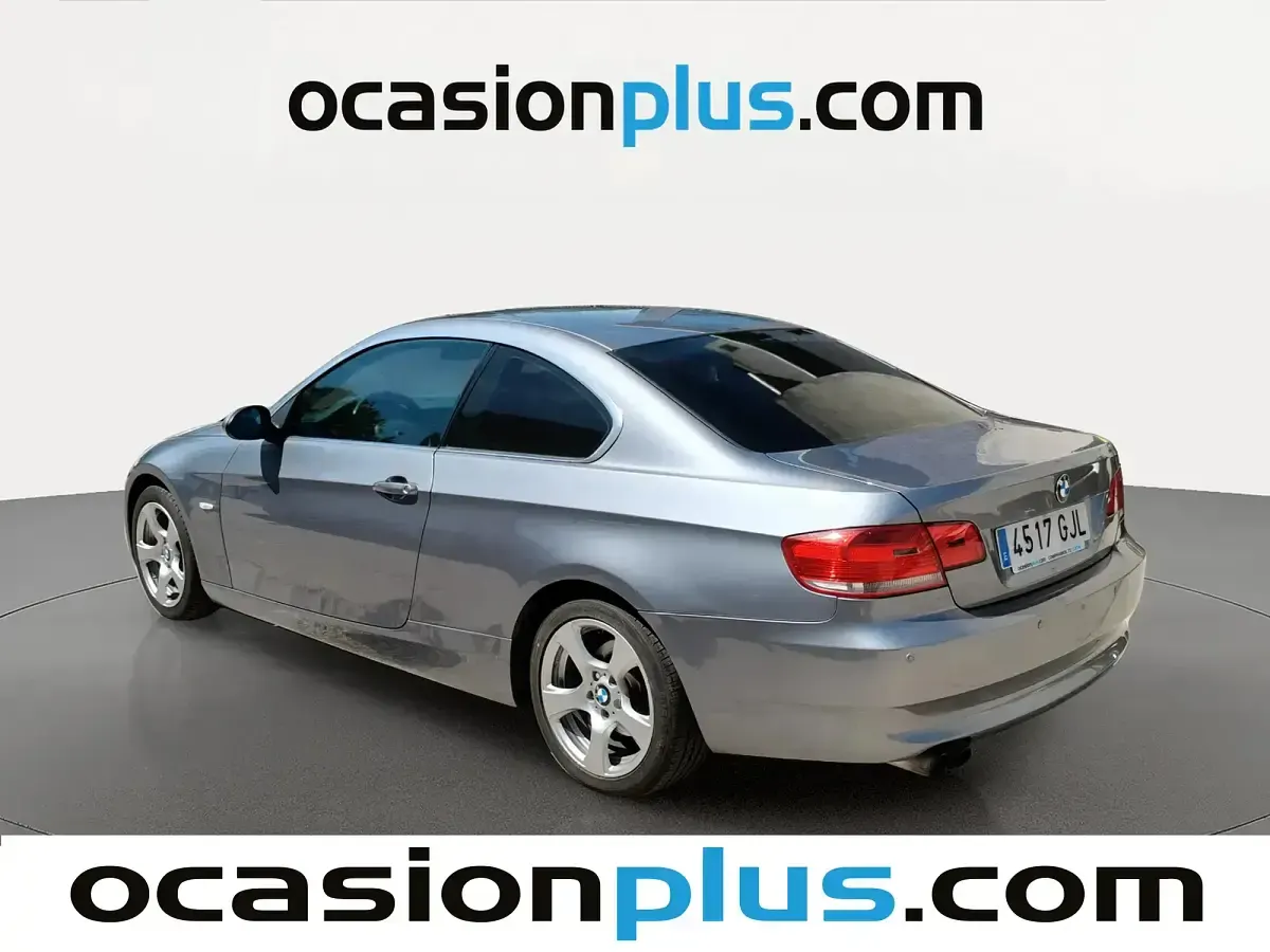 Usado BMW 325 218 CV (160 kW) 2008 Gris Coupe