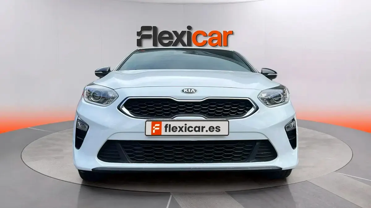 Usado Kia Ceed GT GT-Line 140 CV (102 kW) 2018 Blanco Berlina