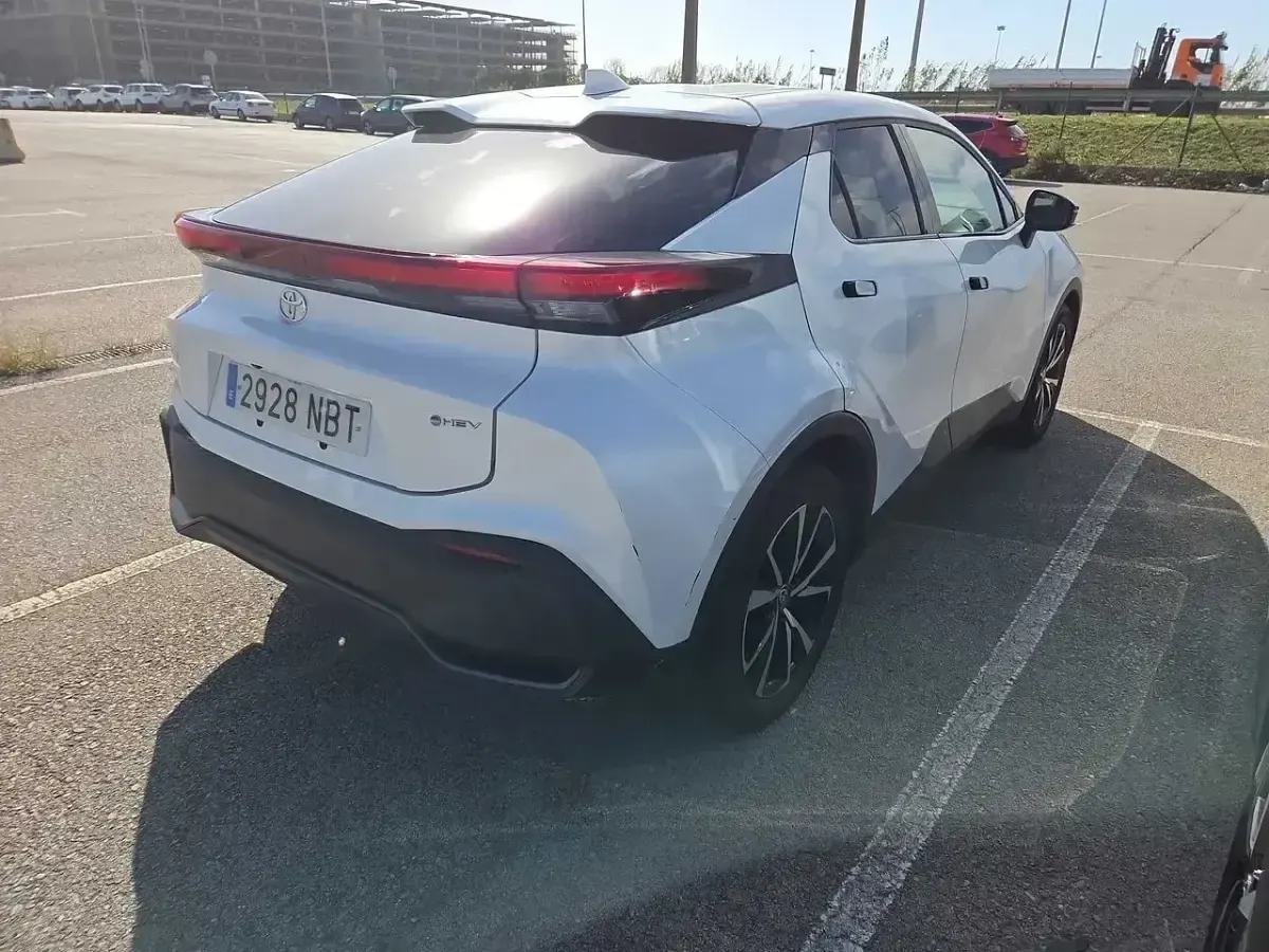 Usado Toyota C-HR Advance 140 CV (102 kW) 2025 Blanco SUV