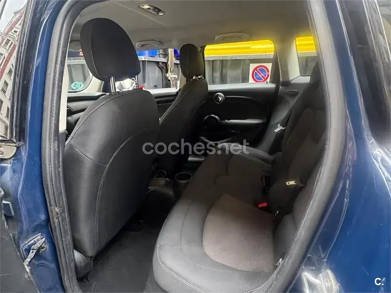 Usado Mini Cooper 136 CV (100 kW) 2019 Azul Utilitario