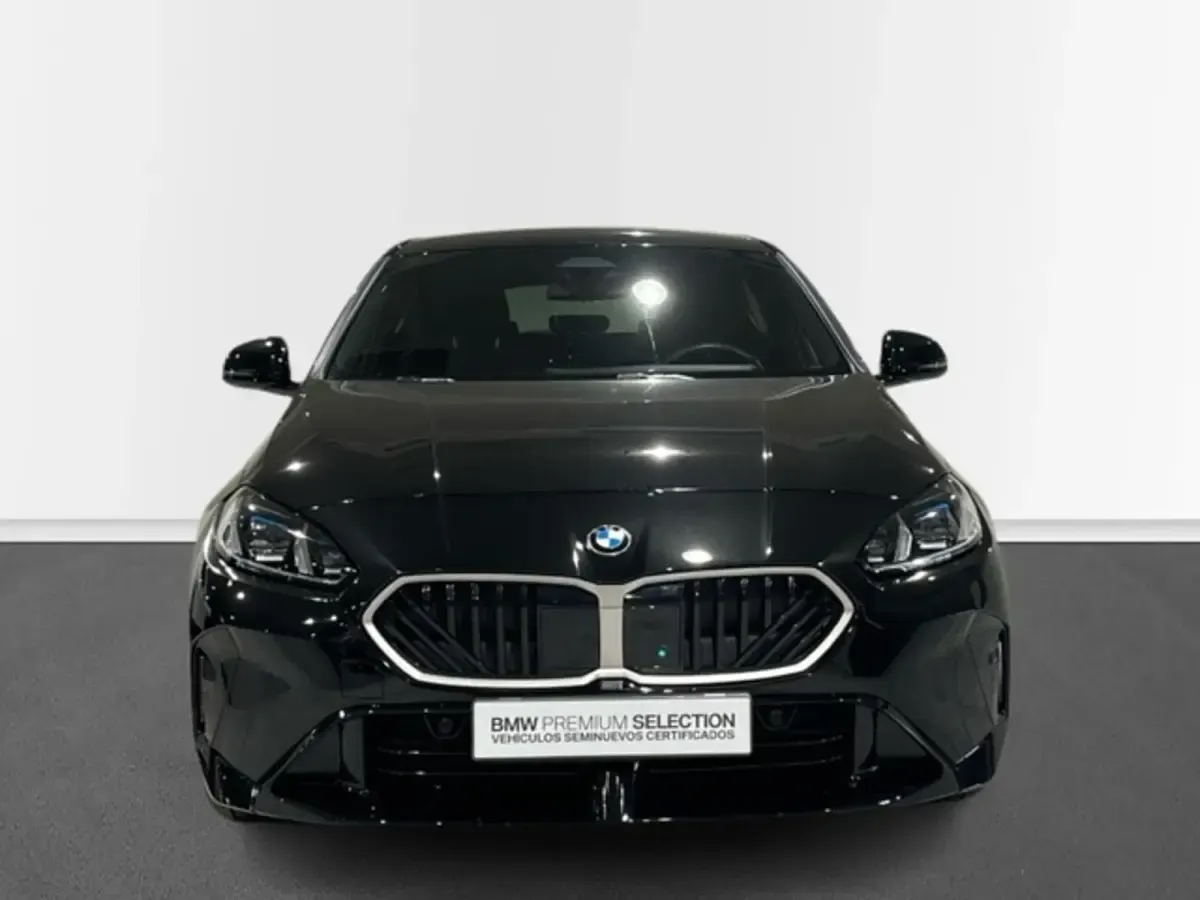 Usado BMW 120 Comfort Edition 163 CV (119 kW) 2025 Negro Utilitario