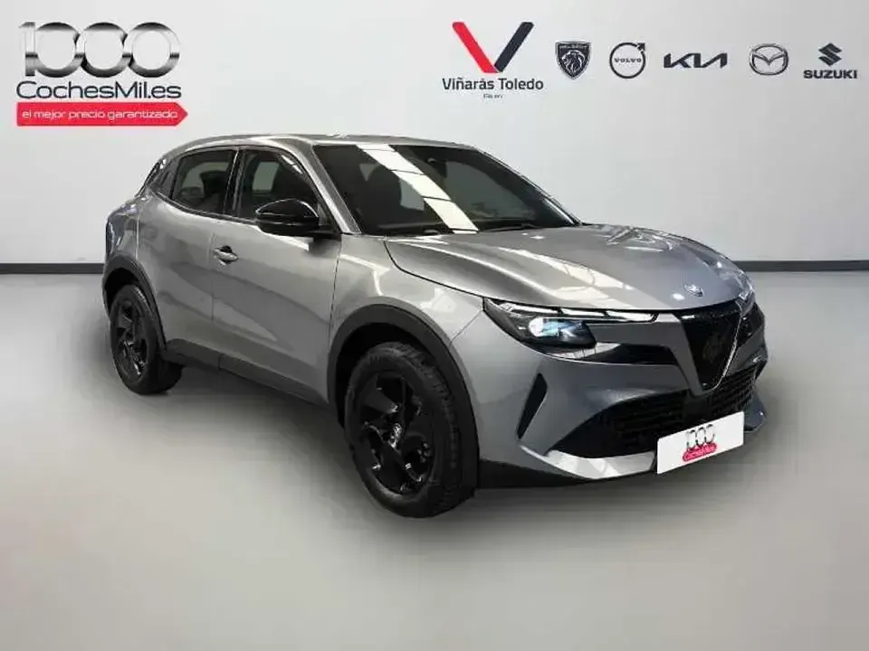 Usado Alfa Romeo Junior 136 CV (100 kW) 2025 Otro SUV