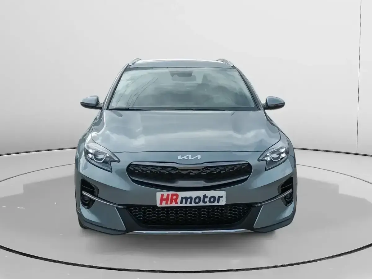 Usado Kia XCeed Active 141 CV (103 kW) 2022 Gris / plata SUV