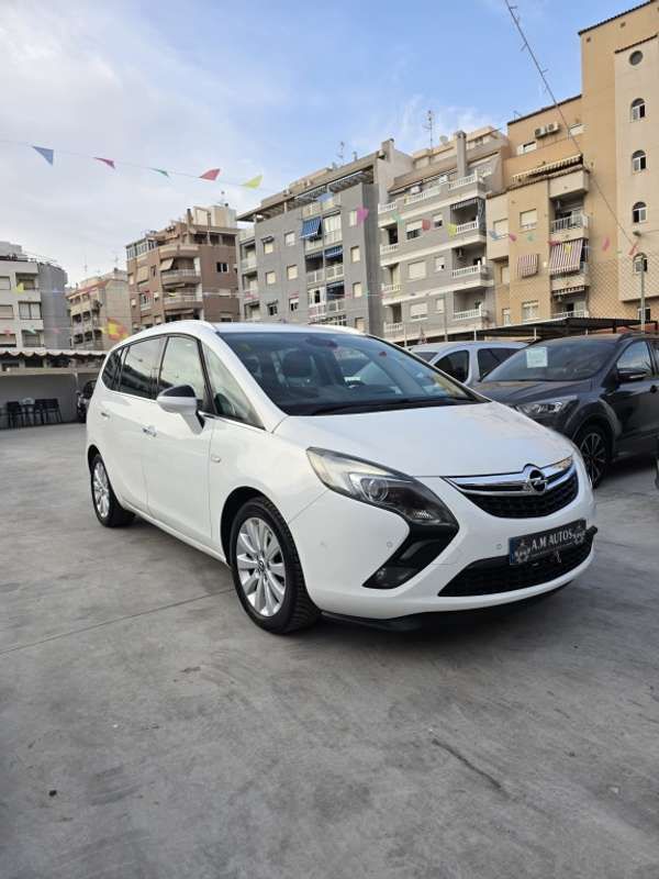 Blanco Usado 2013 Opel Zafira Monovolumen | 6900 € (Precio justo) - Imagen 1/4