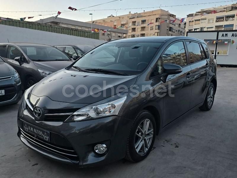 Gris / plata Usado 2015 Toyota Verso Comfort Monovolumen | 8350 € (Buen precio) - Imagen 1/4