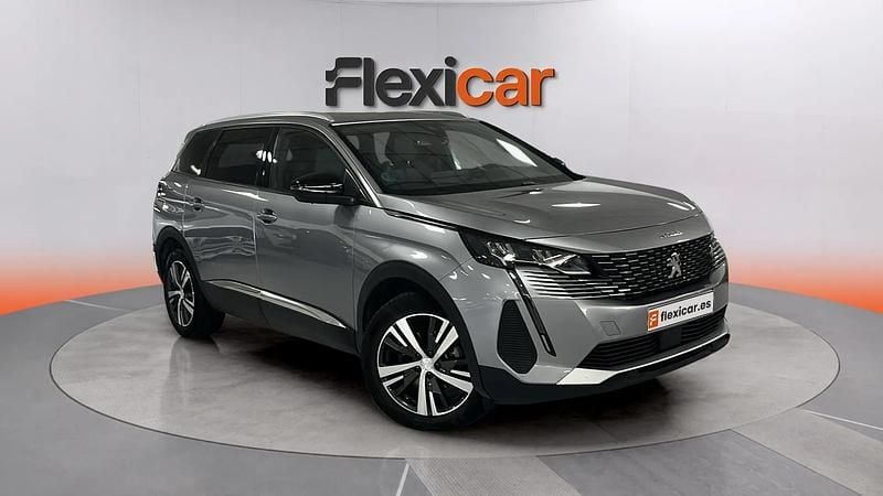 Usado Peugeot 5008 Active 136 CV (100 kW) 2024 Gris SUV