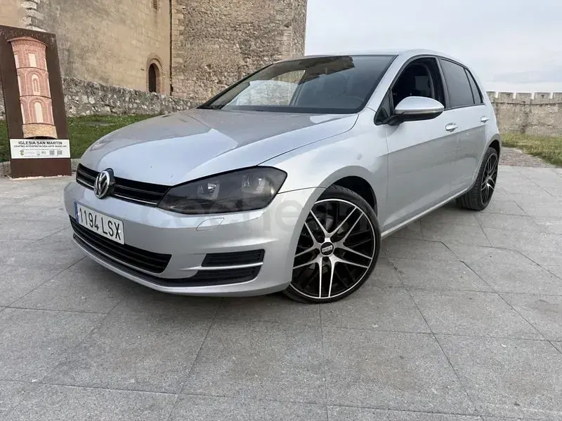 Usado VW Golf VII Sportline 105 CV (77 kW) 2013 Gris / plata Berlina