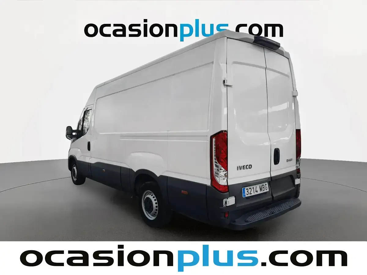 Usado Iveco Daily 156 CV (114 kW) 2022 Blanco Berlina