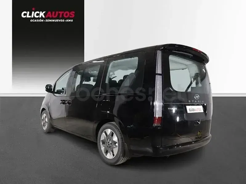 Usado Hyundai Staria 177 CV (130 kW) 2023 Negro Monovolumen