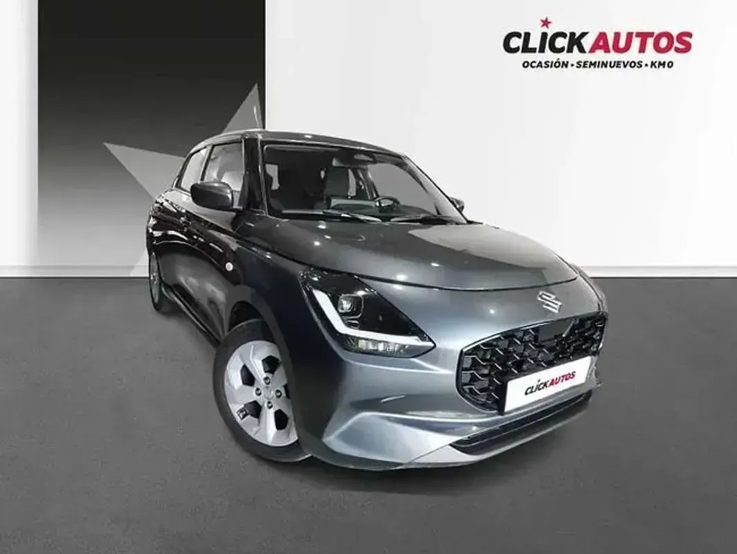 Usado Suzuki Swift 83 CV (61 kW) 2025 Gris Utilitario
