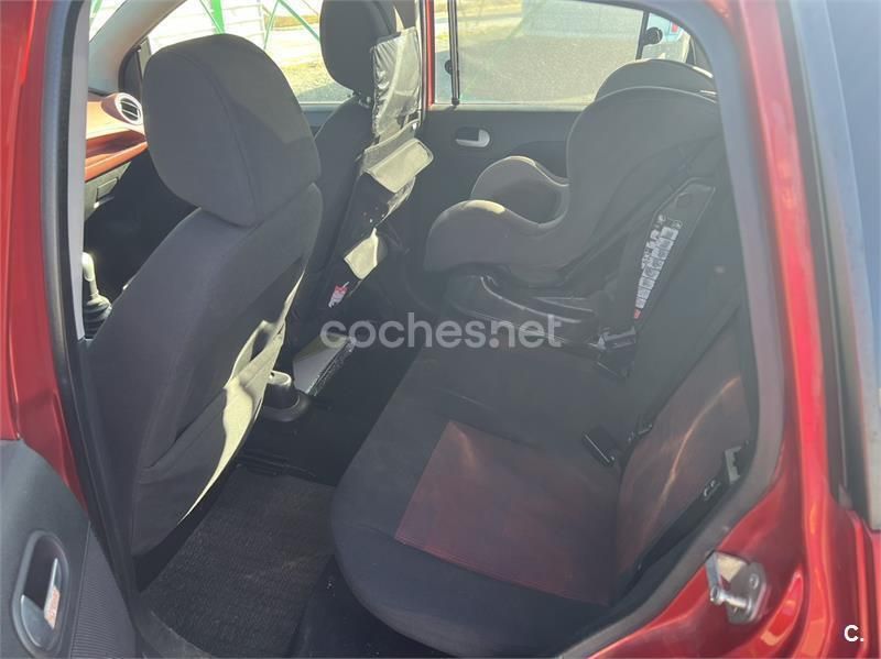 Usado Ford Fiesta 68 CV (50 kW) 2006 Rojo Utilitario