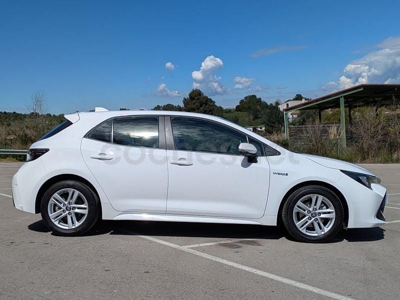 Usado Toyota Corolla Active 122 CV (89 kW) 2021 Blanco Berlina