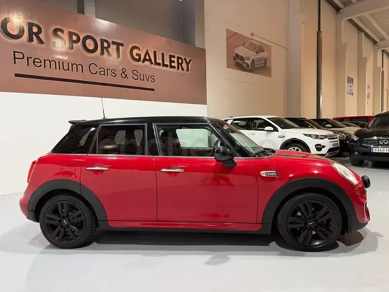 Usado Mini Cooper D 116 CV (85 kW) 2017 Rojo Utilitario
