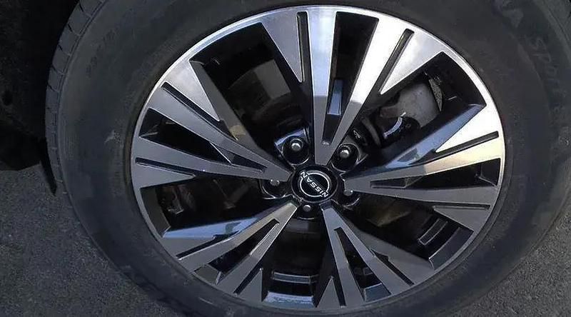 Usado Nissan X-Trail N-Connecta 204 CV (150 kW) 2024 Gris SUV