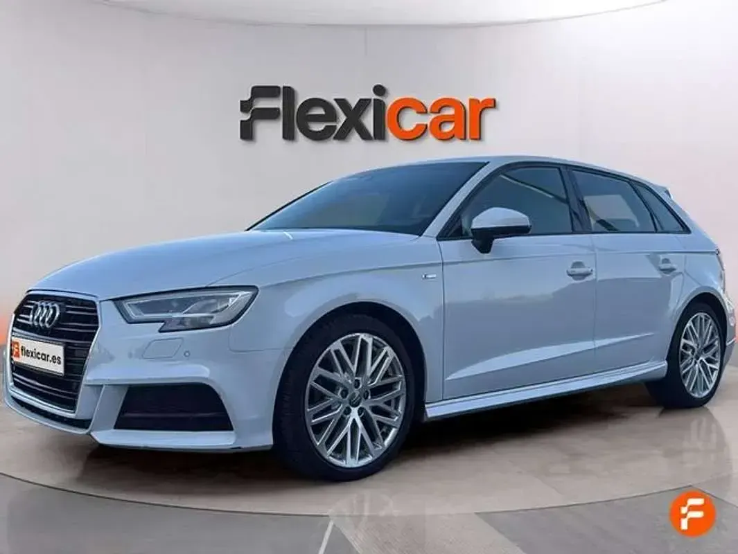 Usado Audi A3 Sportback 116 CV (85 kW) 2019 Blanco Utilitario