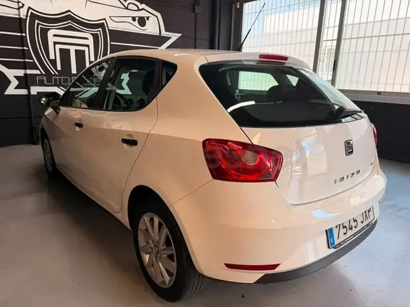 Usado Seat Ibiza SC Reference 90 CV (66 kW) 2017 Blanco Utilitario