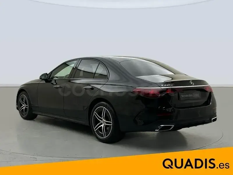 Usado Mercedes E220 197 CV (144 kW) 2025 Negro Berlina