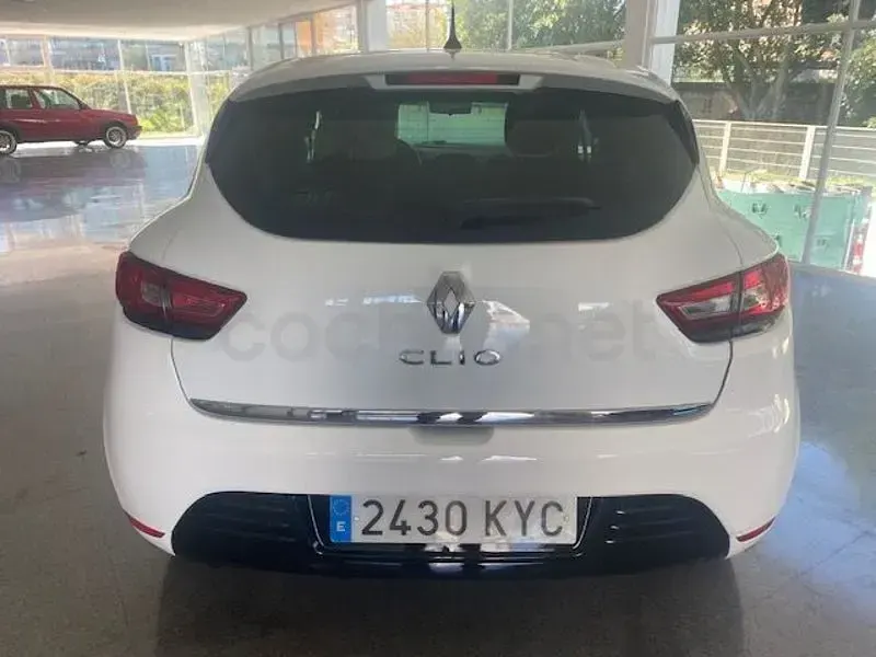 Usado Renault Clio LIMITED 75 CV (55 kW) 2019 Blanco Familiar