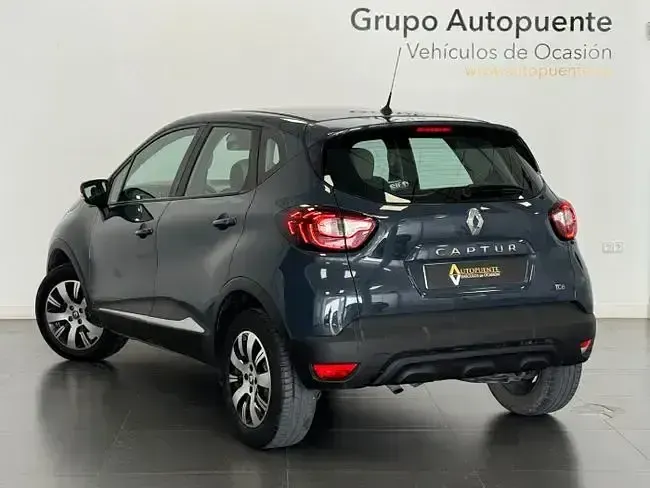 Usado Renault Captur Intens 90 CV (66 kW) 2017 Azul SUV
