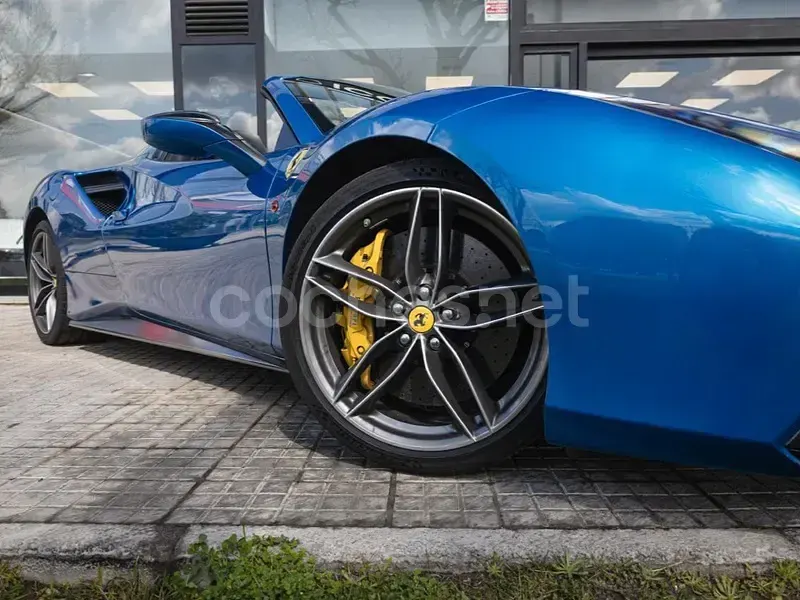 Brugt Ferrari 488 670 HK (492 kW) 2018 Blå Cabriolet
