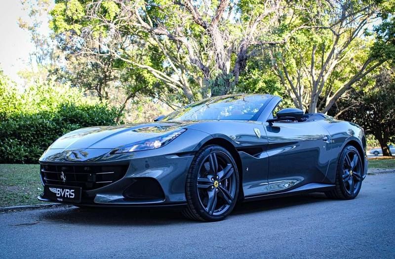 Gris Usado 2023 Ferrari Portofino Coupe | 269.000 € (Caro) - Imagen 1/4